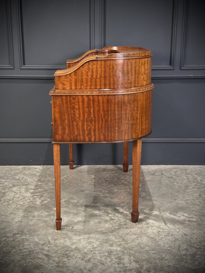 Inlaid Mahogany Carlton House Desk - Image 11