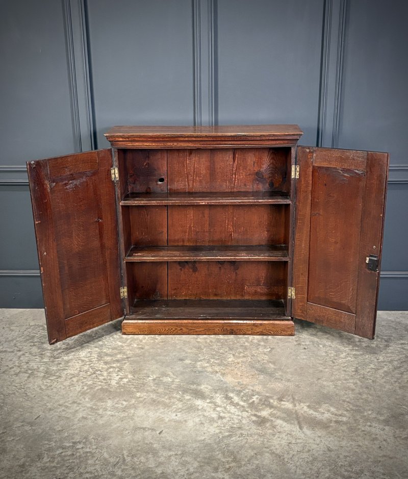 Georgian Oak Bookcase - Image 4