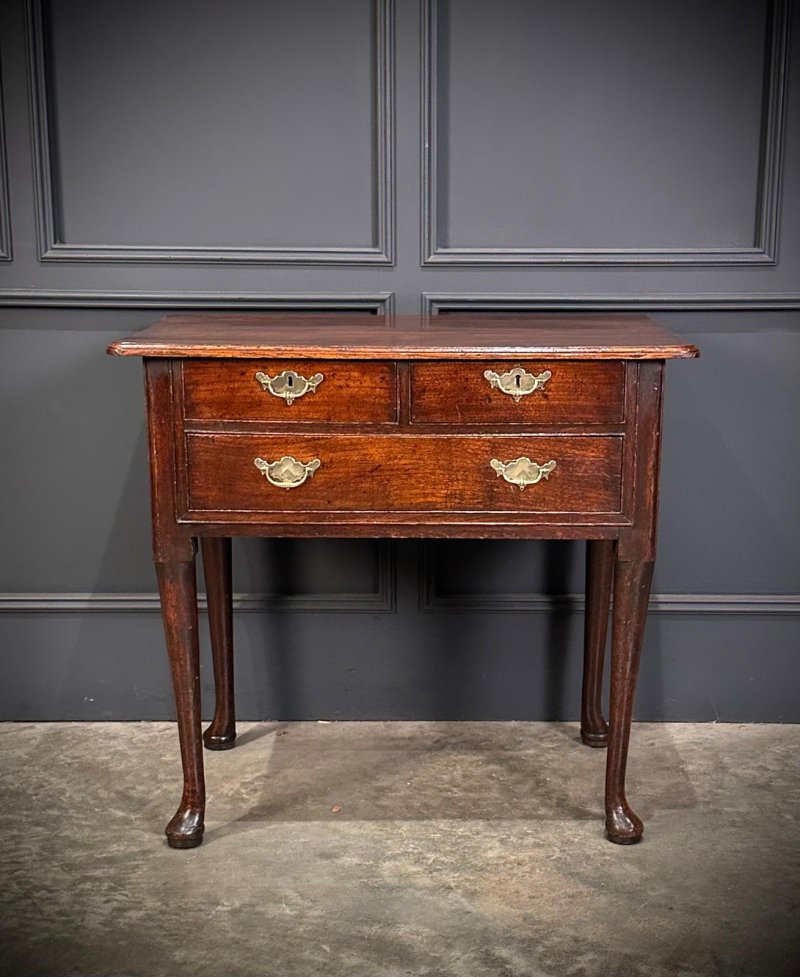 Queen Anne Oak Lowboy - Image 5