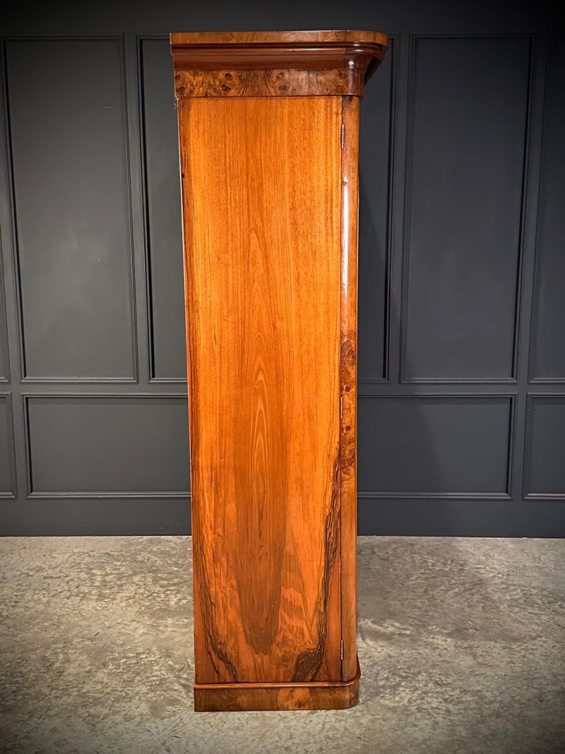 Superb Victorian Figured Walnut Wardrobe - Image 2