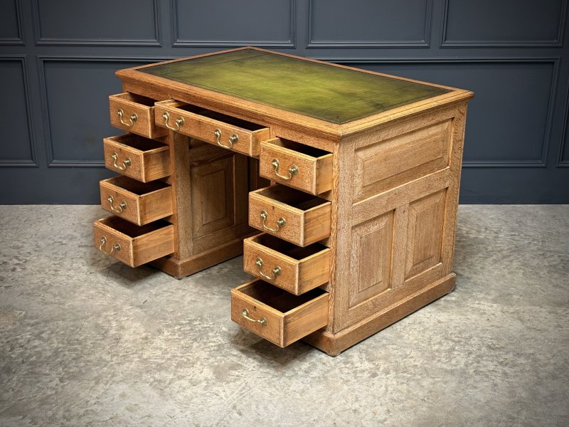 19th Century Oak Kneehole Desk - Image 3