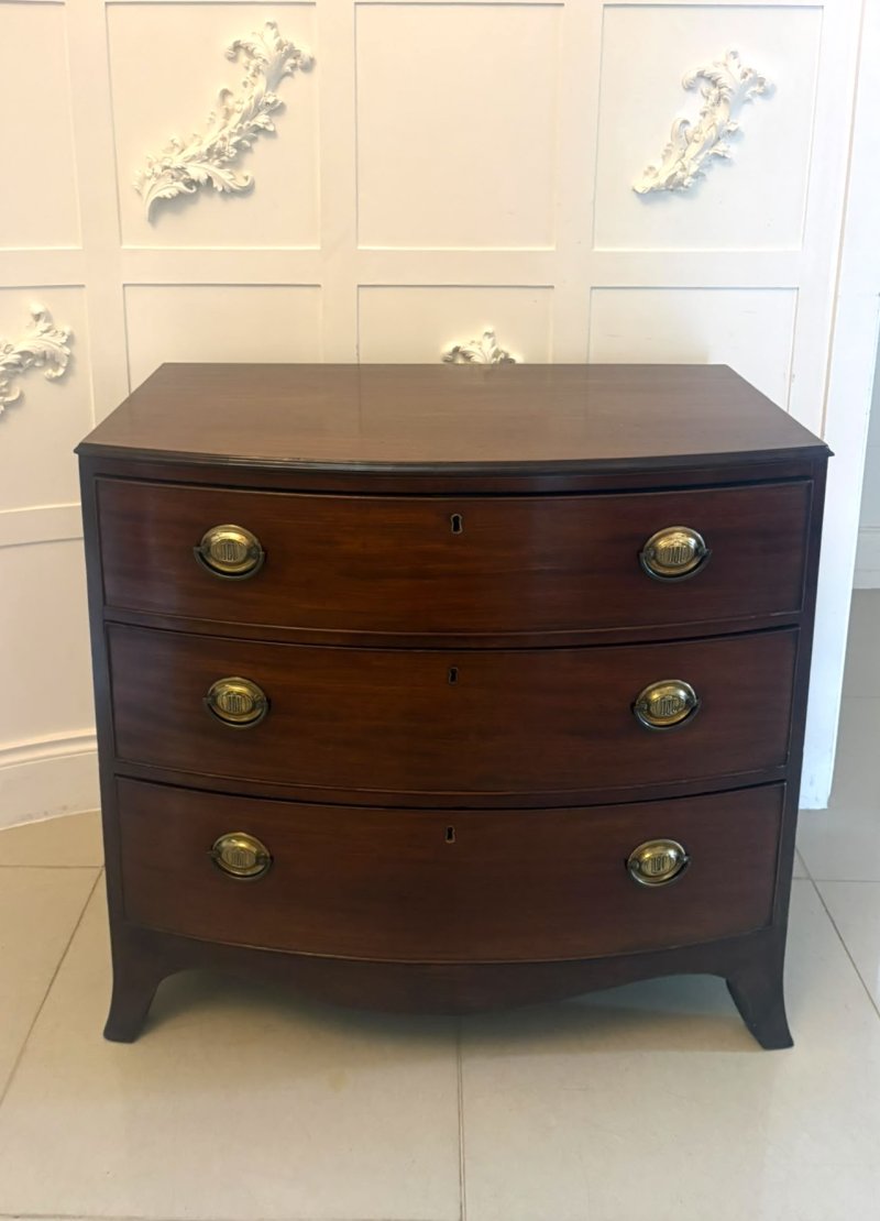 Antique Georgian Quality Mahogany Bow Front Chest of Drawers - Image 5