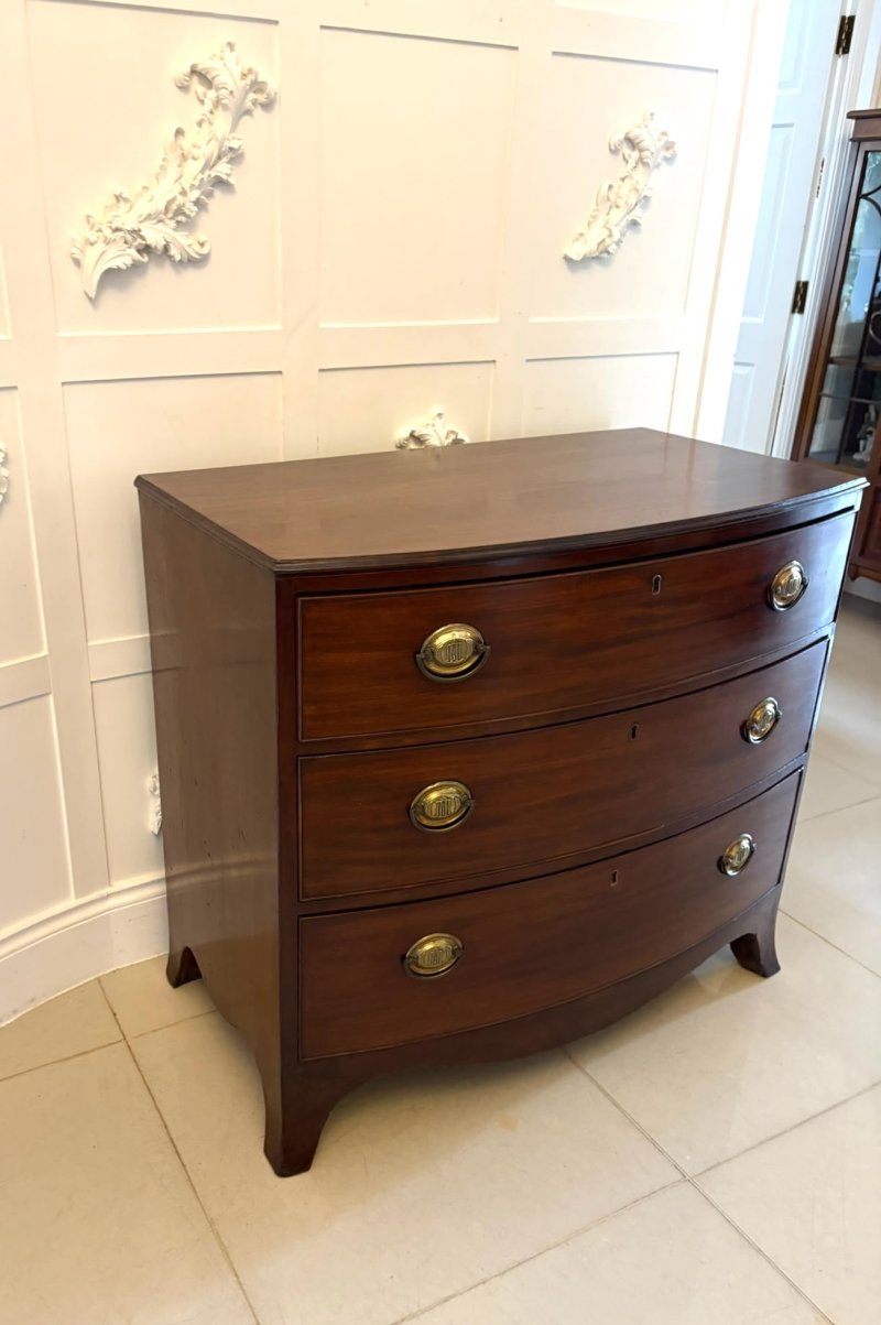 Antique Georgian Quality Mahogany Bow Front Chest of Drawers - Image 6