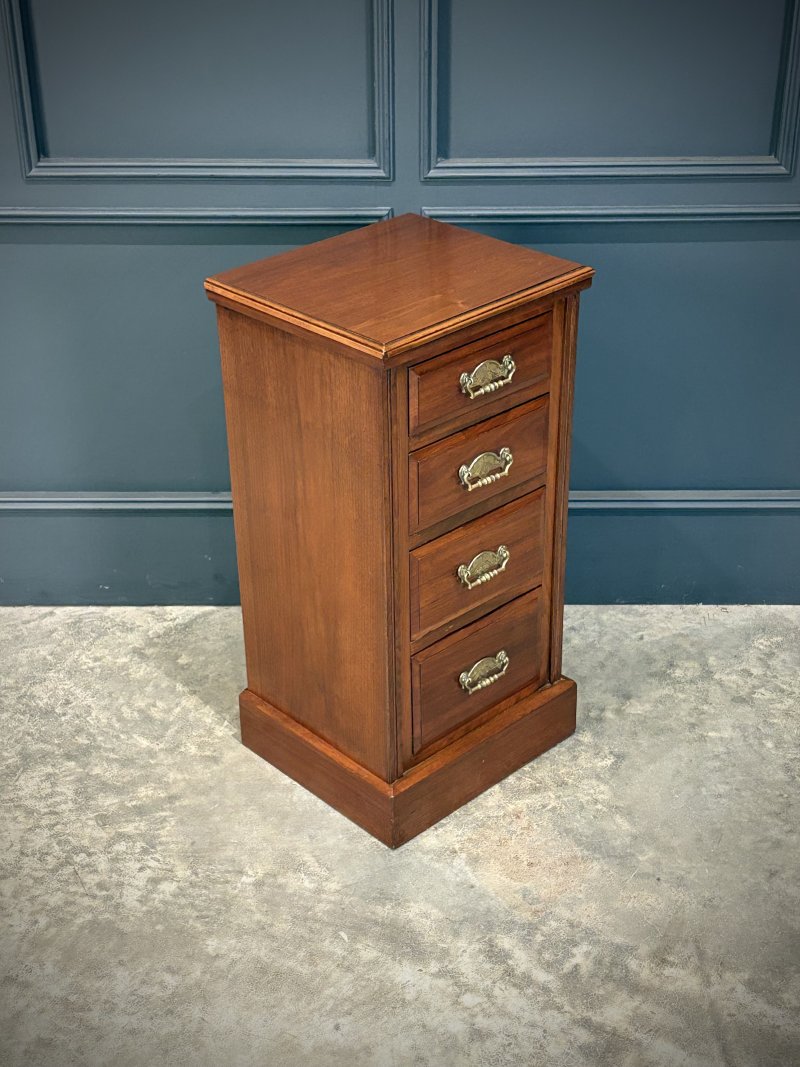 Pair of Victorian Walnut Bedside Chests - Image 3