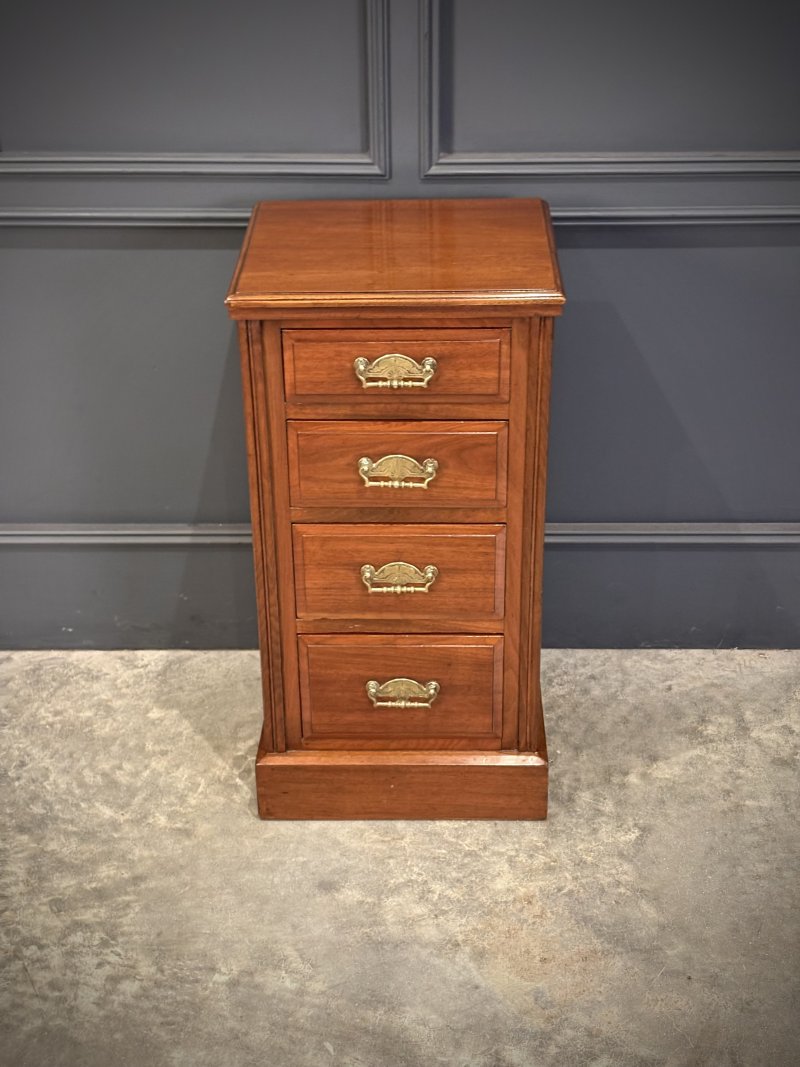 Pair of Victorian Walnut Bedside Chests - Image 4
