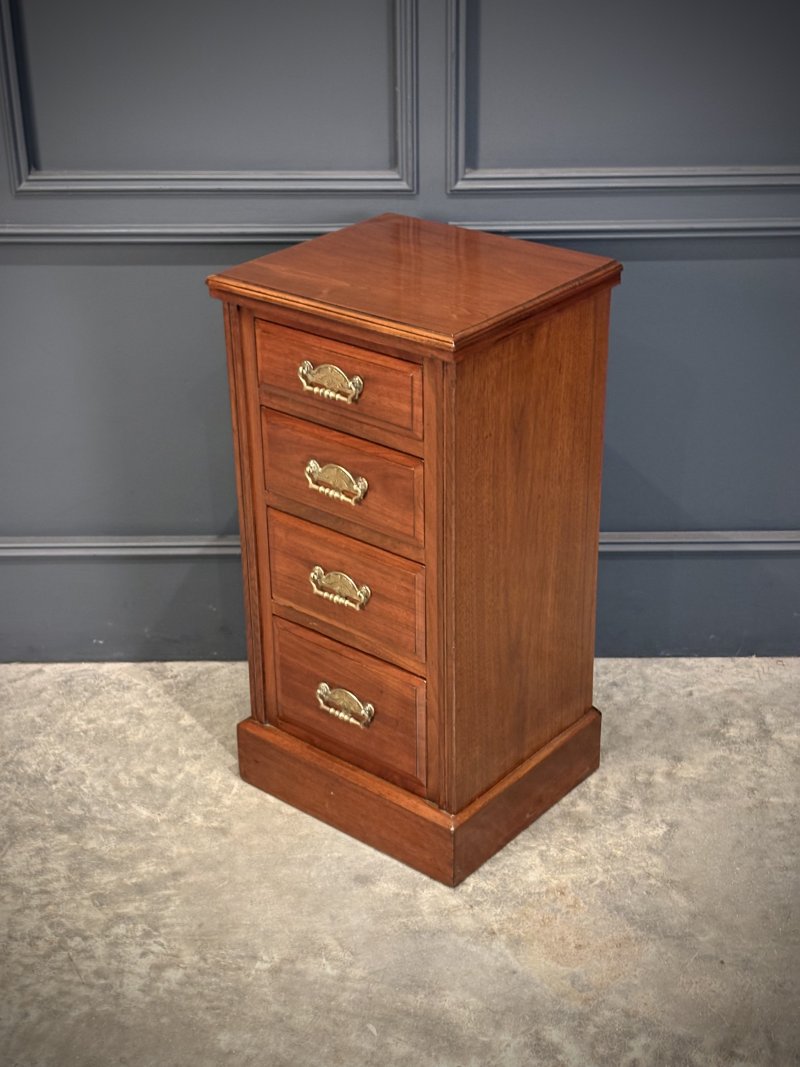 Pair of Victorian Walnut Bedside Chests - Image 5