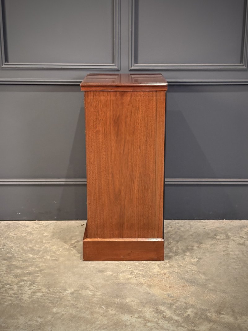 Pair of Victorian Walnut Bedside Chests - Image 8