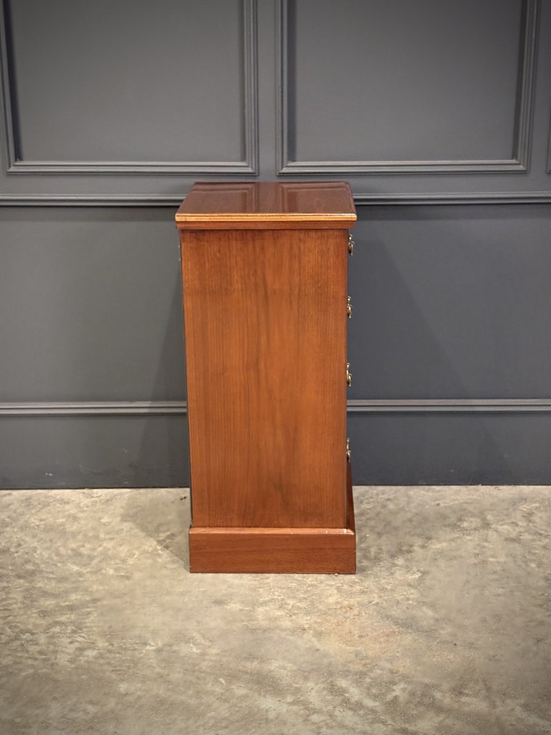 Pair of Victorian Walnut Bedside Chests - Image 10
