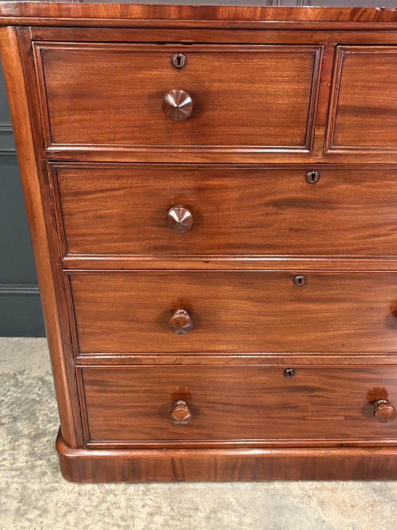 Victorian Mahogany Chest of Drawers - Image 5