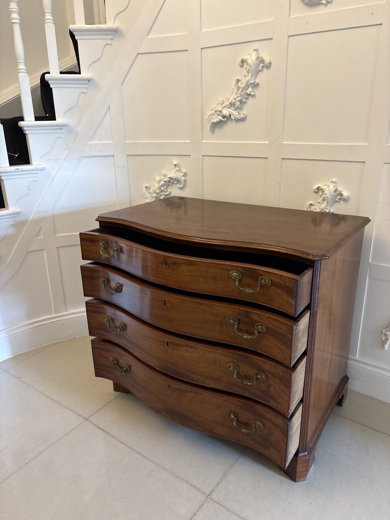 Antique 18th Century Georgian Mahogany Serpentine Chest of Four Drawers - Image 4