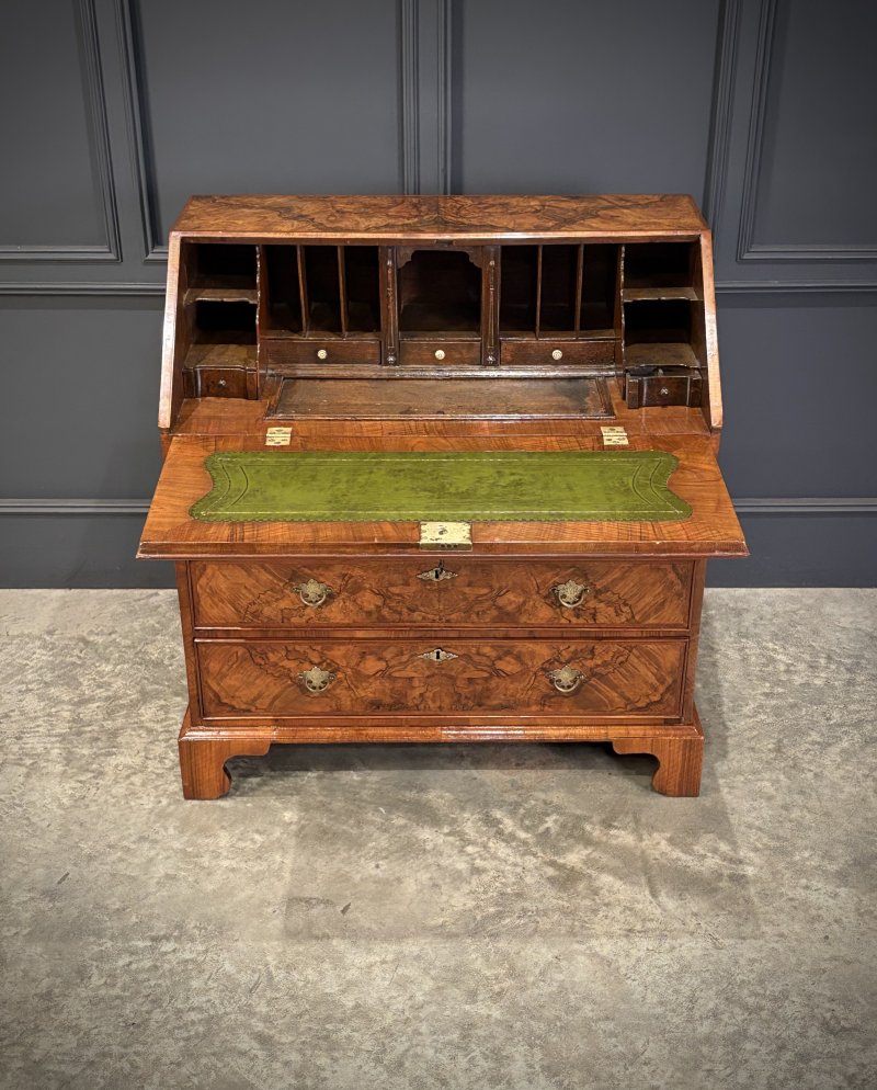 Queen Anne Figured Walnut Bureau - Image 6