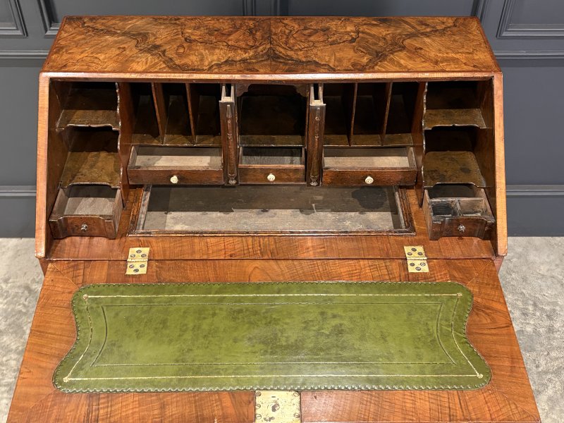 Queen Anne Figured Walnut Bureau - Image 15