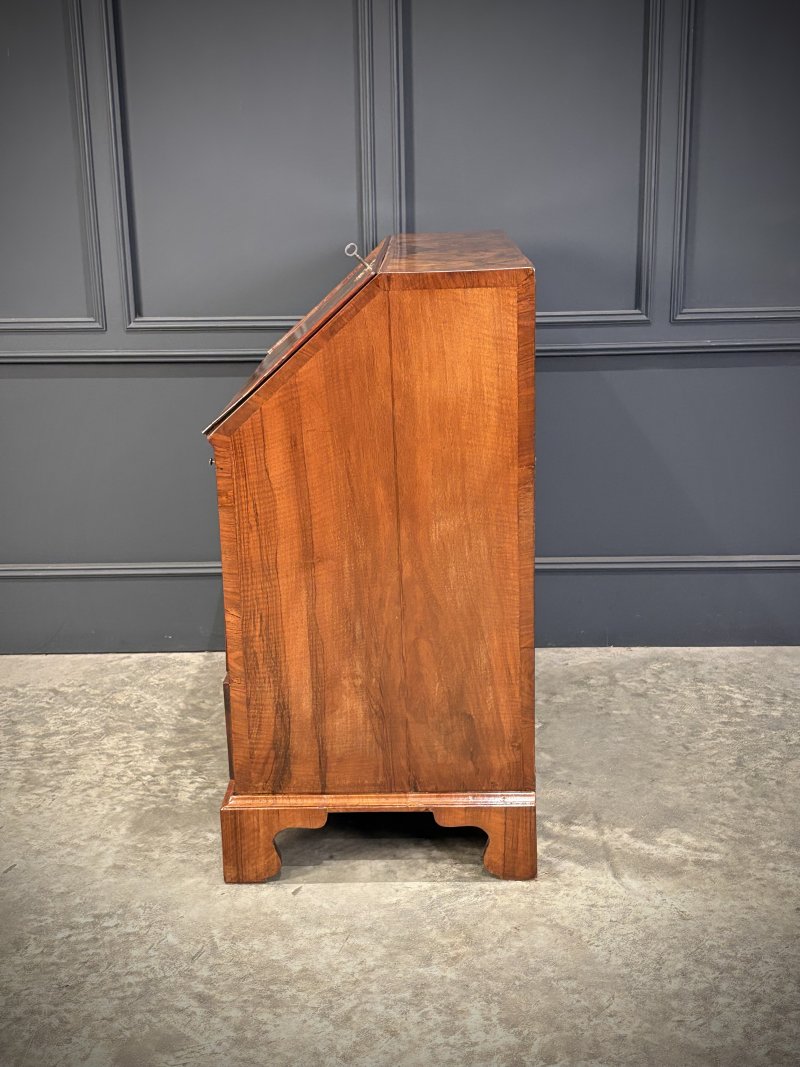 Queen Anne Figured Walnut Bureau - Image 14