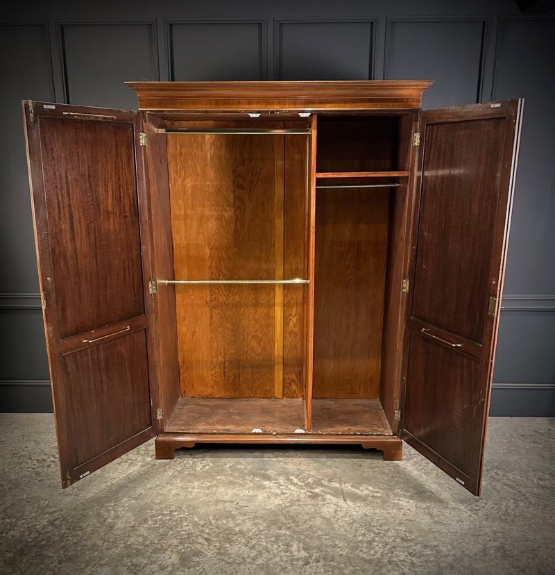 Georgian Style Mahogany Wardrobe - Image 9