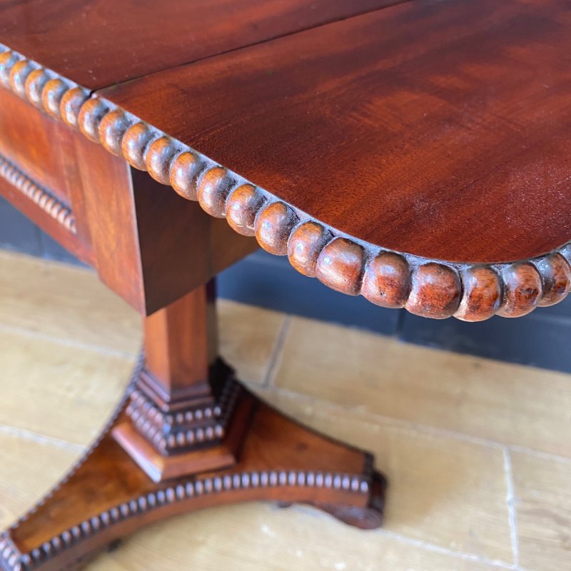 W IV mahogany pedestal side table - Image 3
