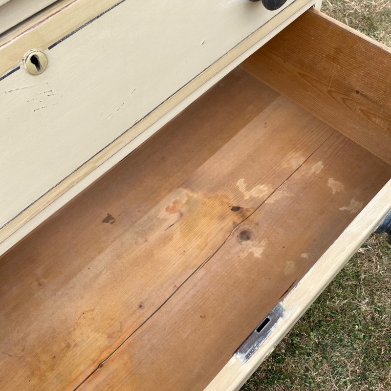 Painted pine chest of drawers - Image 8