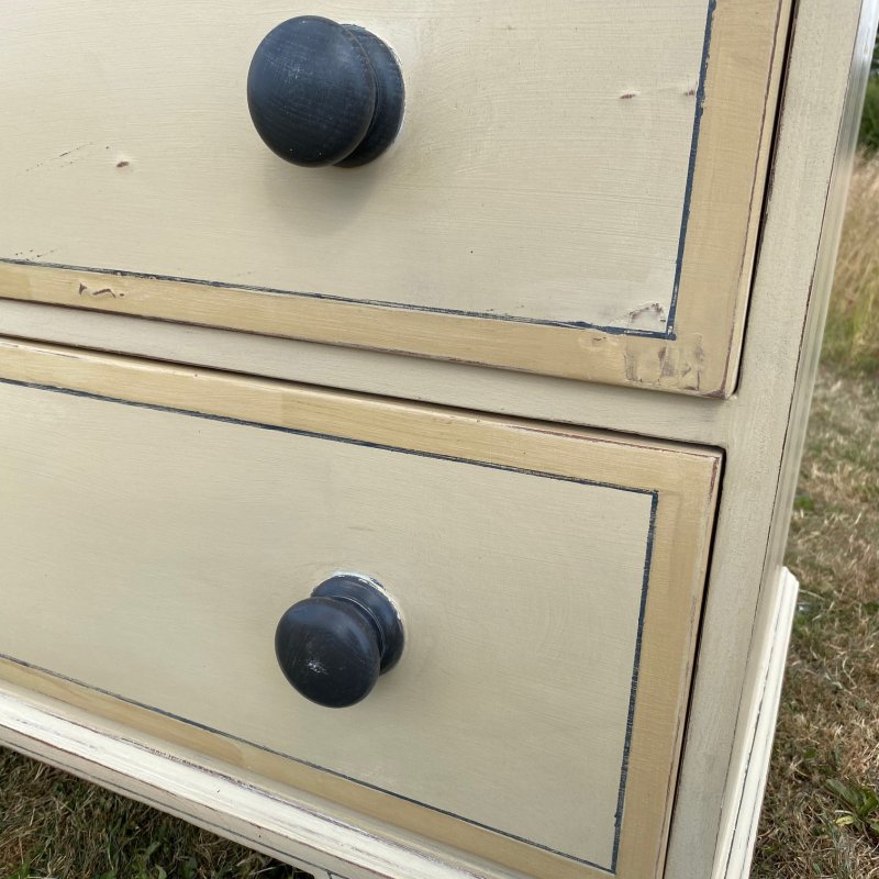 Painted pine chest of drawers - Image 9