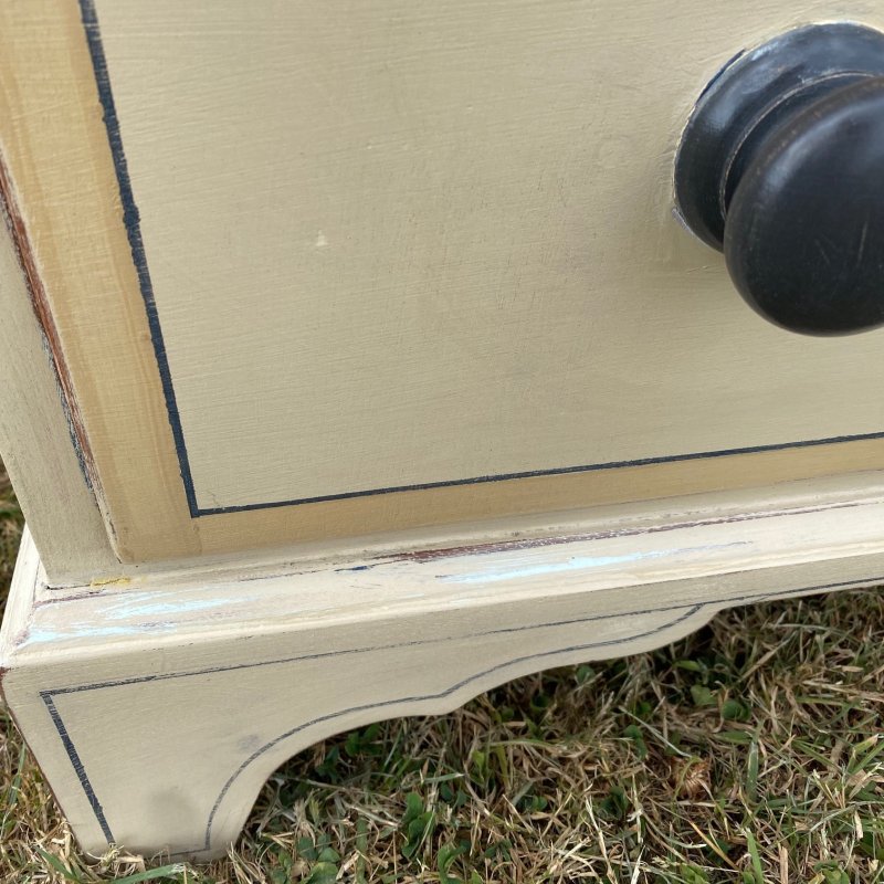 Painted pine chest of drawers - Image 11