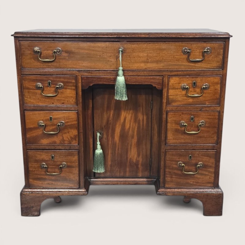 Superb Georgian Mahogany Desk