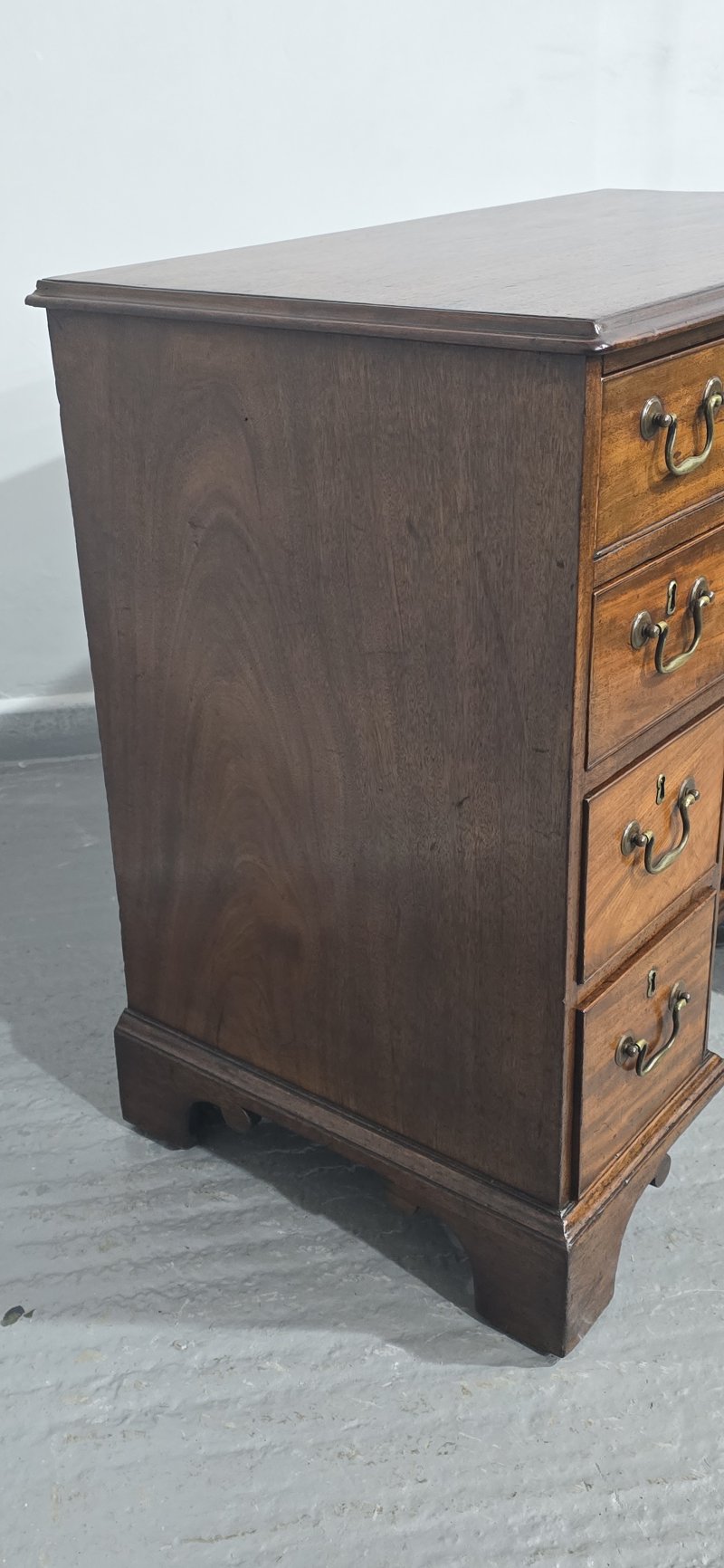 Superb Georgian Mahogany Desk - Image 9