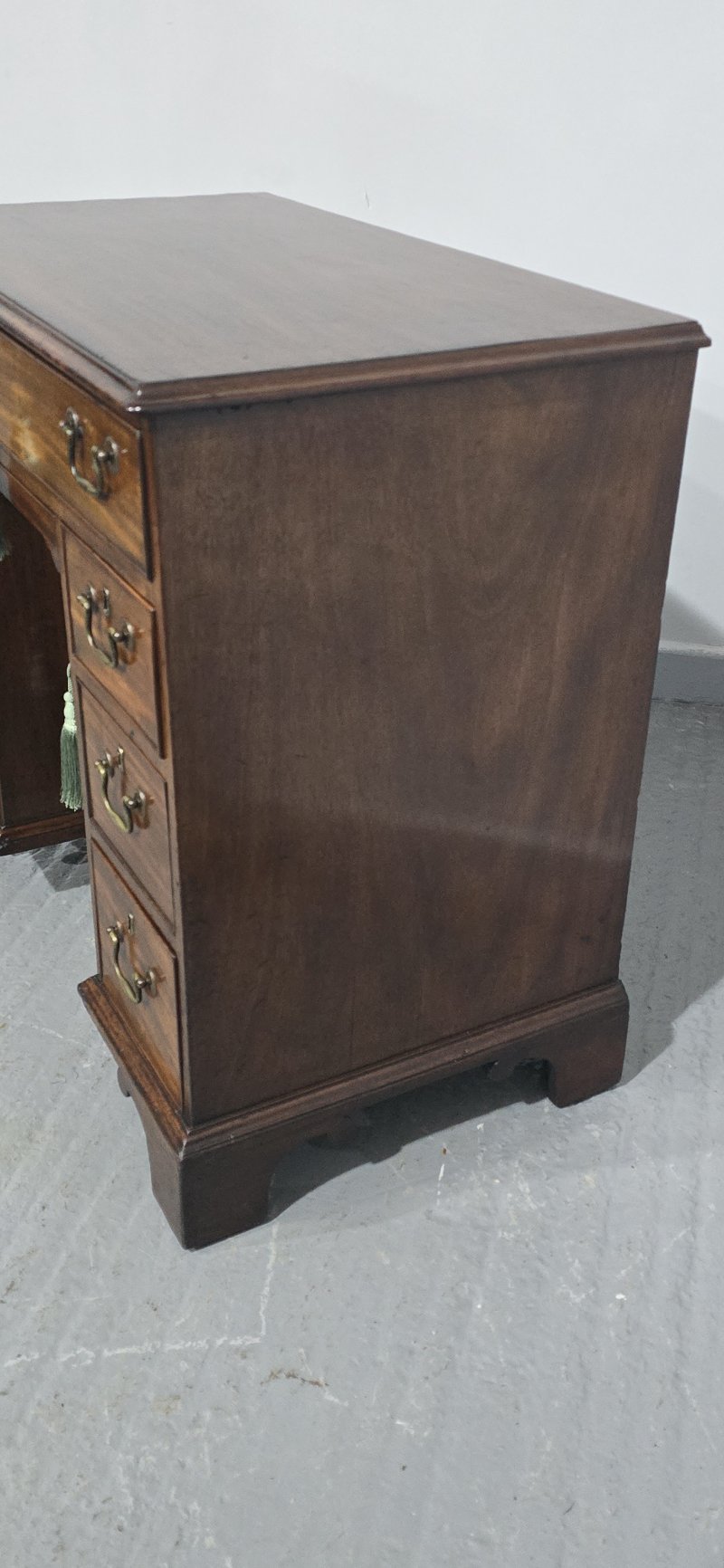 Superb Georgian Mahogany Desk - Image 11