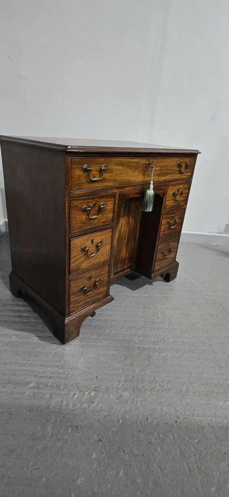 Superb Georgian Mahogany Desk - Image 12