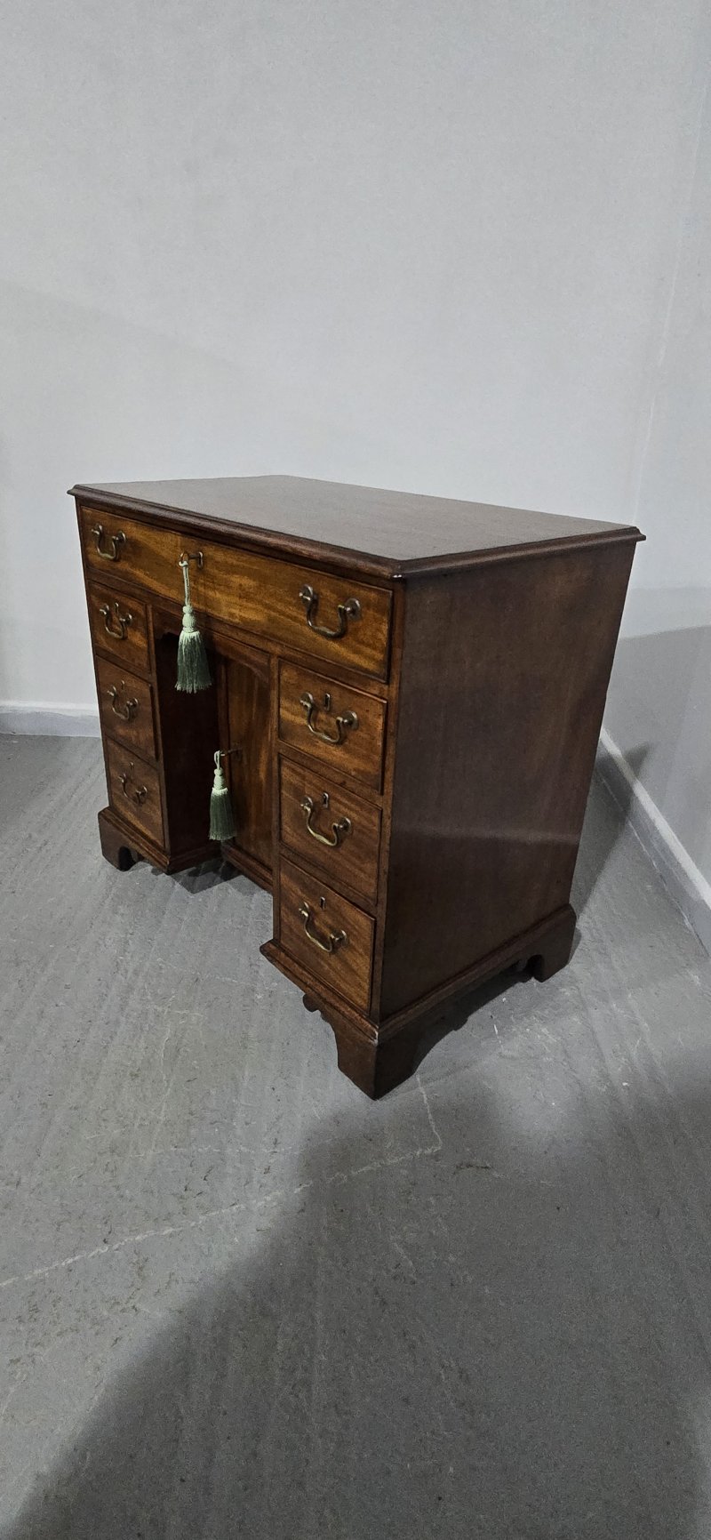 Superb Georgian Mahogany Desk - Image 14