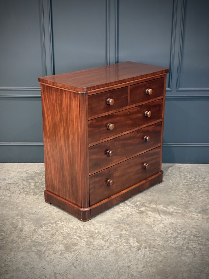 Victorian Mahogany Chest of Drawers - Image 2