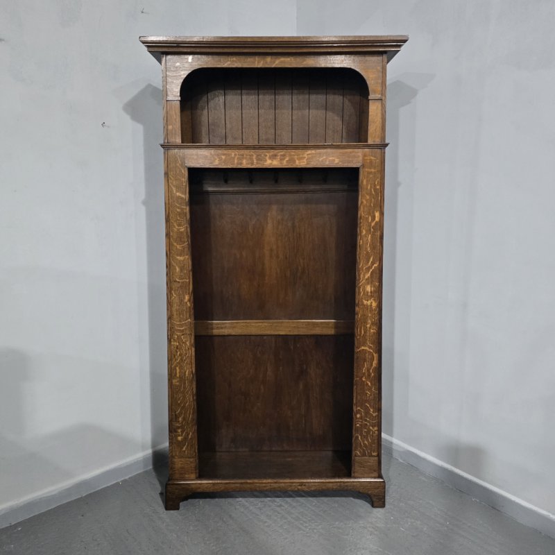 Fine Oak Hanging Hall Robe - Image 5