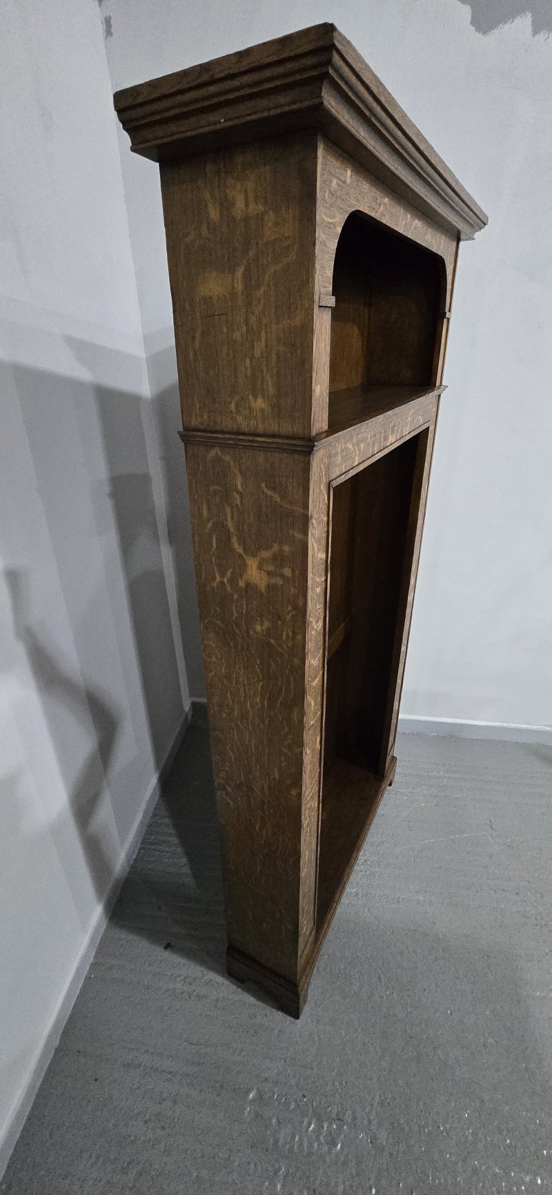 Fine Oak Hanging Hall Robe - Image 9