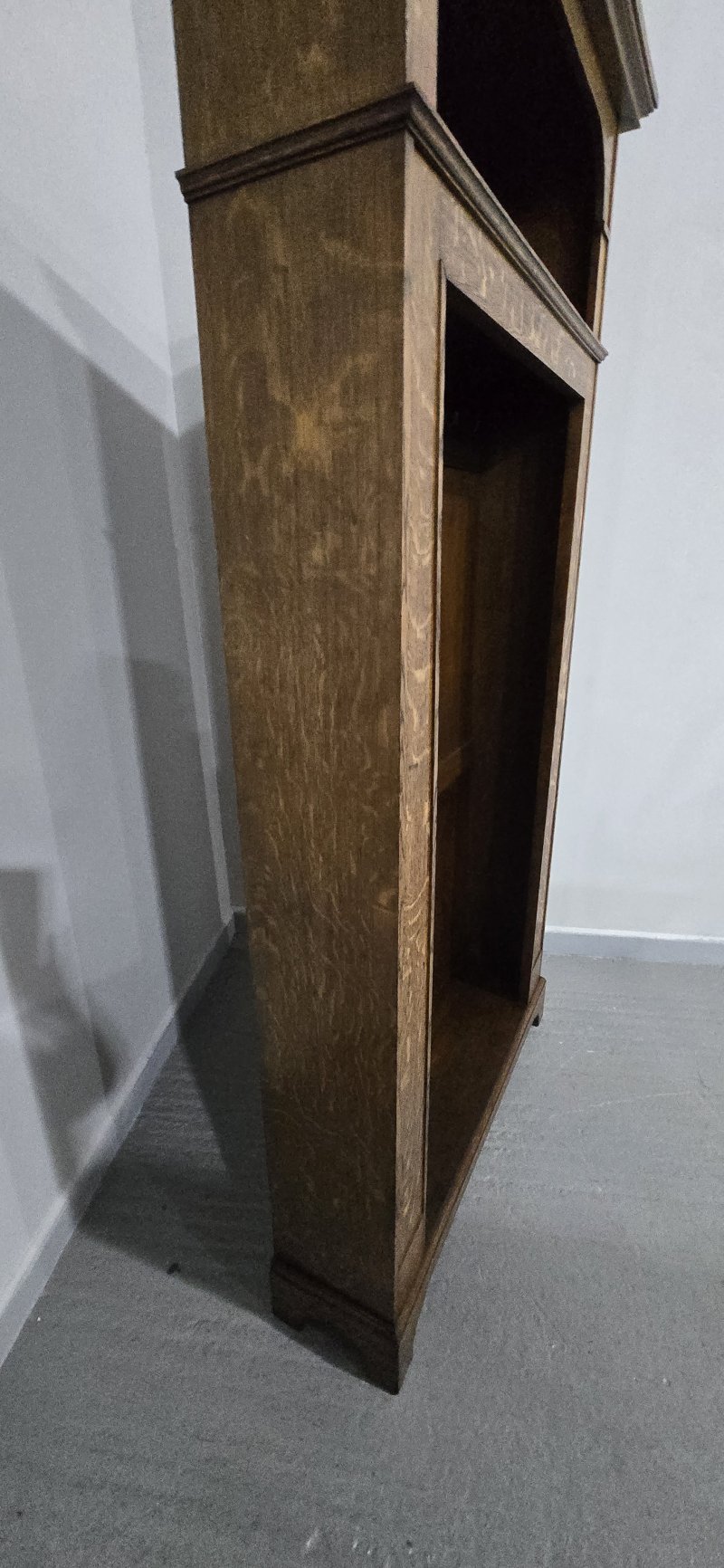 Fine Oak Hanging Hall Robe - Image 10