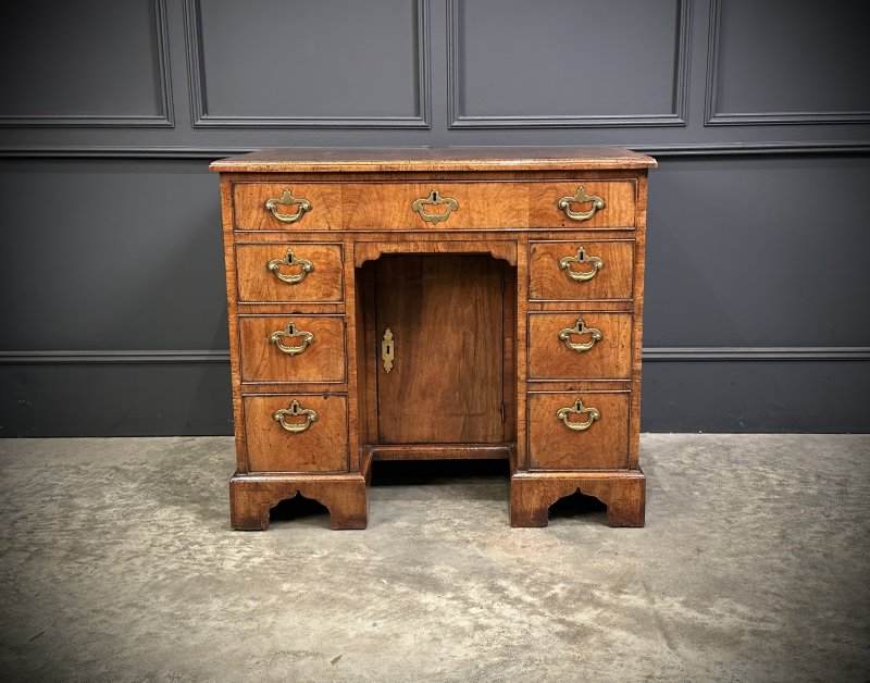 18th Century Walnut Kneehole Desk - Image 3