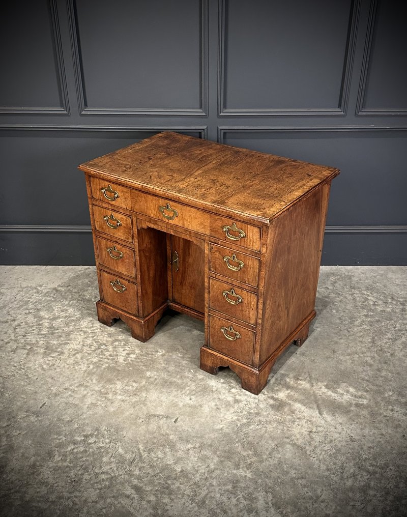 18th Century Walnut Kneehole Desk - Image 6