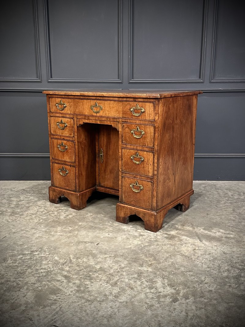 18th Century Walnut Kneehole Desk - Image 8