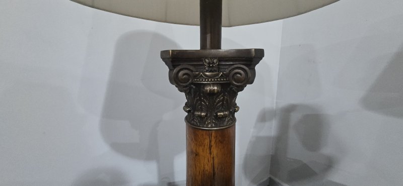 Large Pair Corinthian Oak Lamps - Image 6