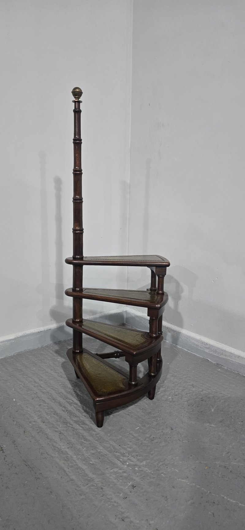 Good Set Mahogany Library Steps - Image 6