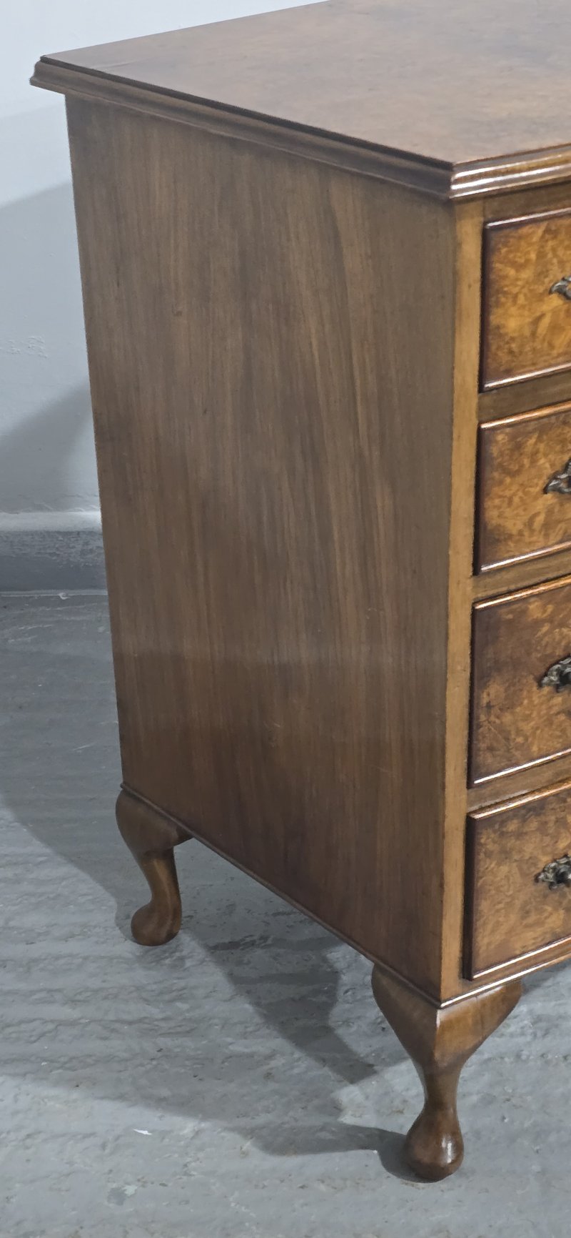 Super Burr Walnut Chest of Drawers - Image 4