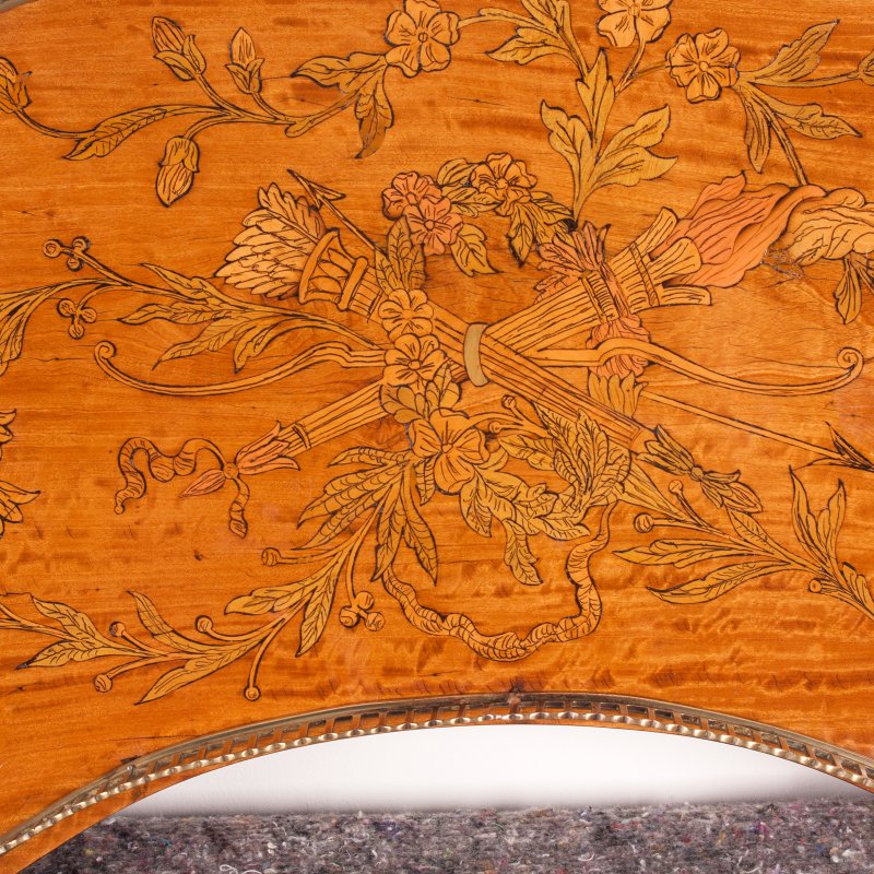 Highly Decorative Inlaid Satinwood Kidney Shaped Tray - Image 8