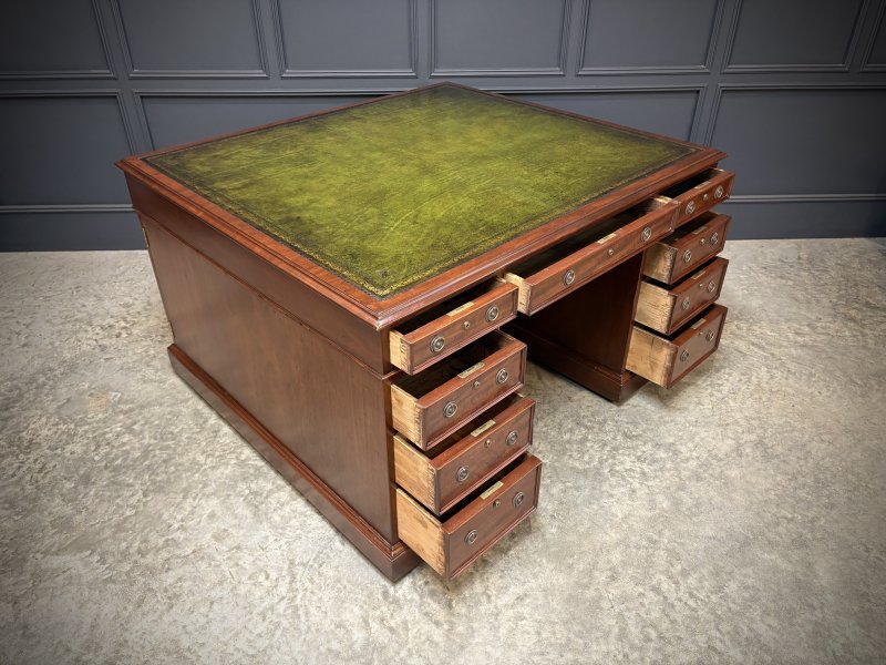 Large Victorian Mahogany Partners Desk - Image 16