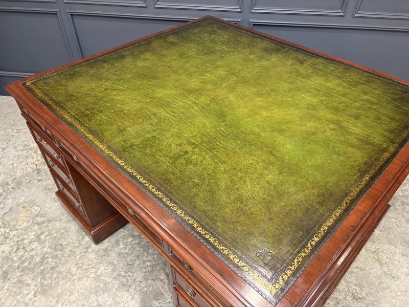 Large Victorian Mahogany Partners Desk - Image 17
