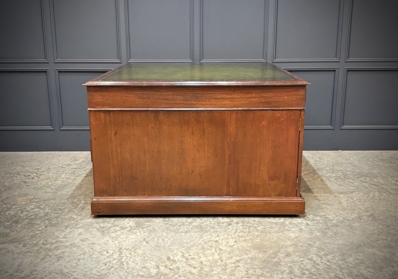 Large Victorian Mahogany Partners Desk - Image 4