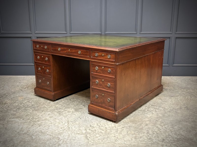 Large Victorian Mahogany Partners Desk - Image 2