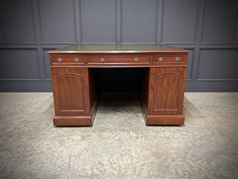 Large Victorian Mahogany Partners Desk - Image 8