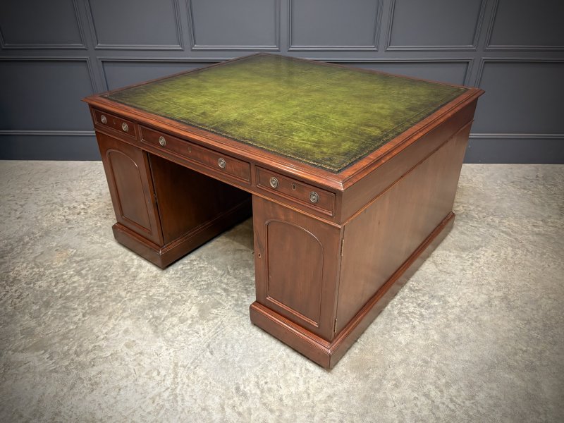Large Victorian Mahogany Partners Desk - Image 14