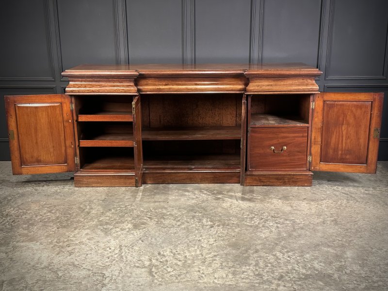 Victorian Mahogany 4 Door Sideboard - Image 6