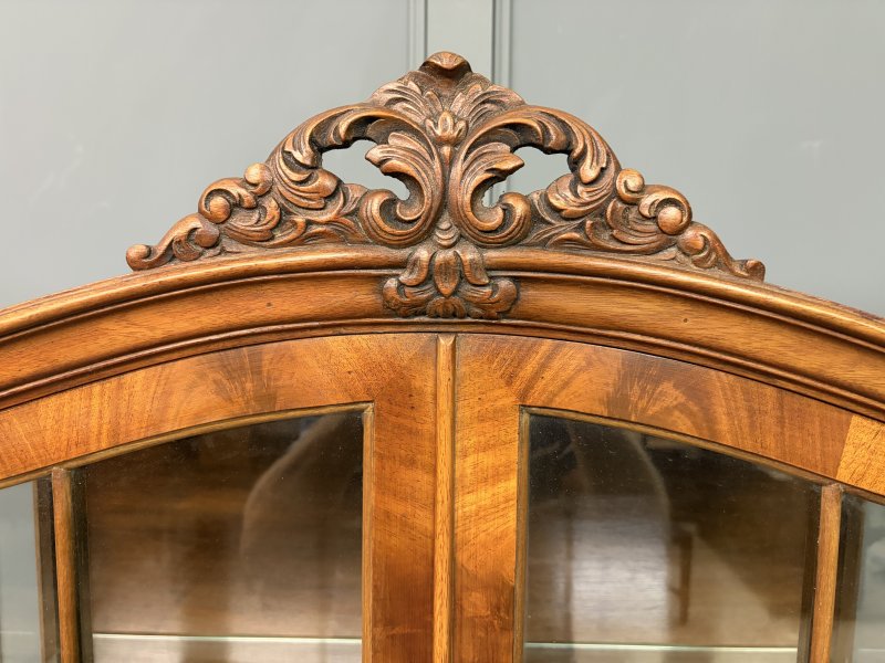 Queen Anne Style Display Cabinet by Maple & Co. - Image 9