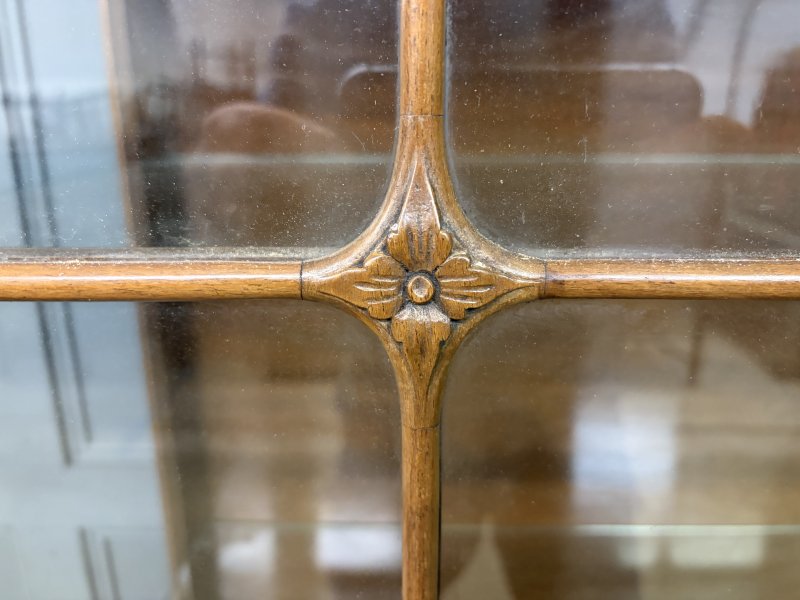 Queen Anne Style Display Cabinet by Maple & Co. - Image 10