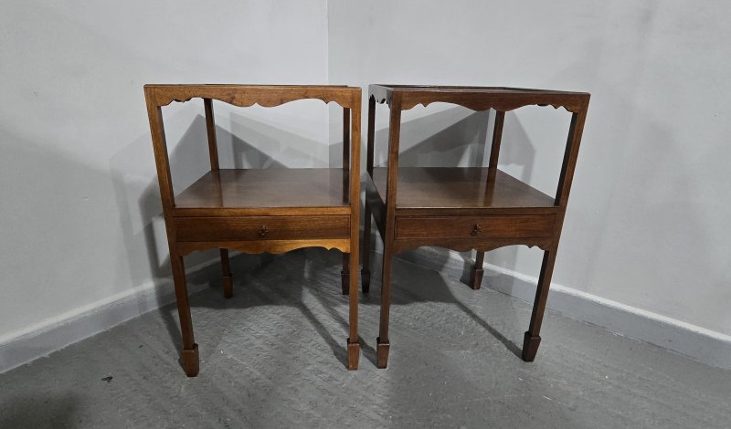 Pair Georgian Mahogany Bedside Lamp Tables - Image 2