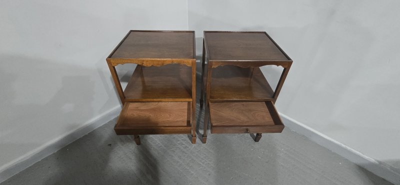 Pair Georgian Mahogany Bedside Lamp Tables - Image 4