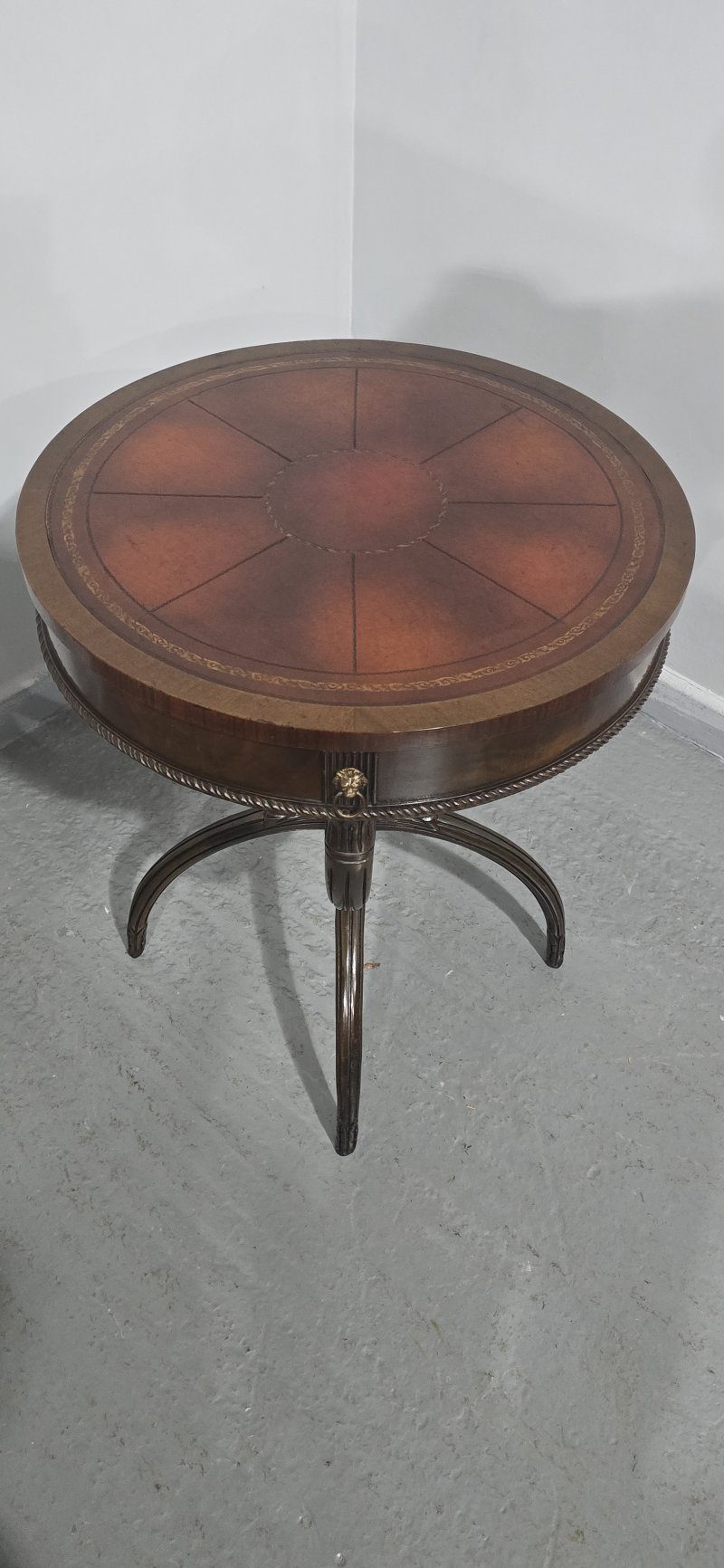 Very Good Mahogany Occasional Centre Table - Image 10